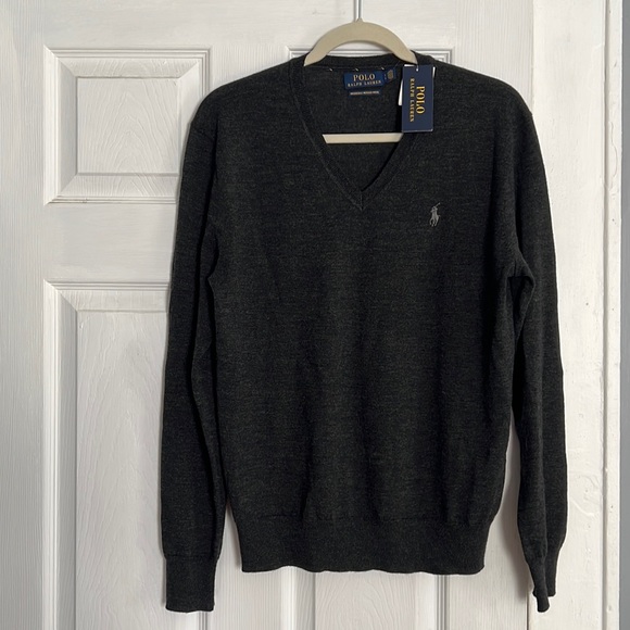 Polo Ralph LaurenWashable Wool V-Neck Sweater Size small